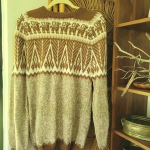 Vintage wool And angora knitted sweater w/reindeer pine tree